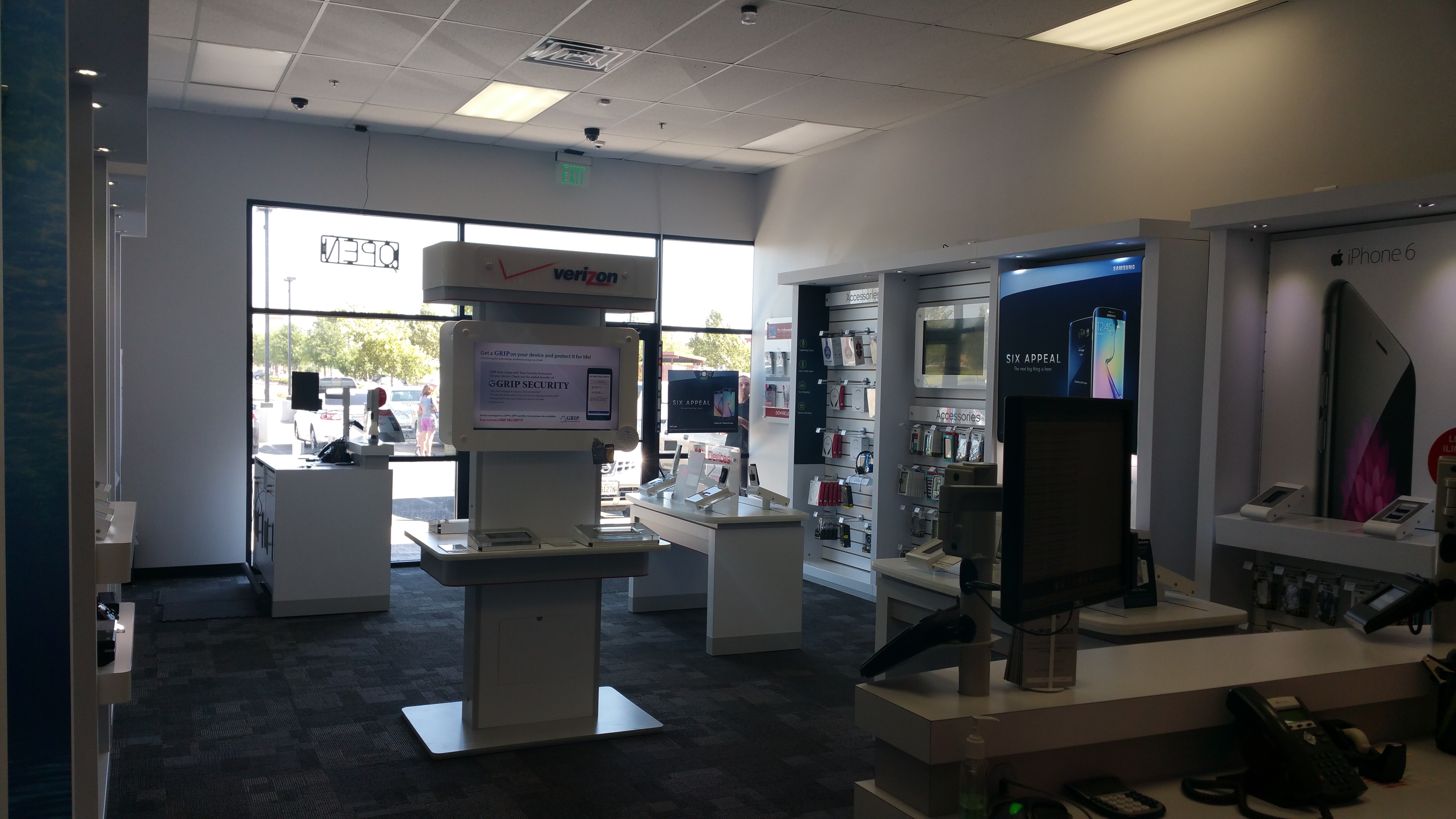 Verizon Authorized Retailer – GoWireless Photo