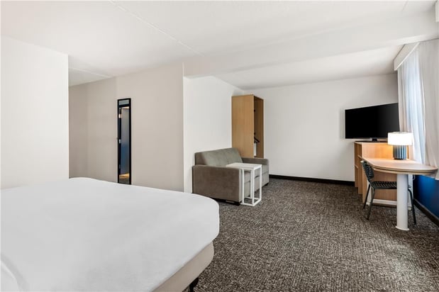 Images Spark by Hilton Lexington