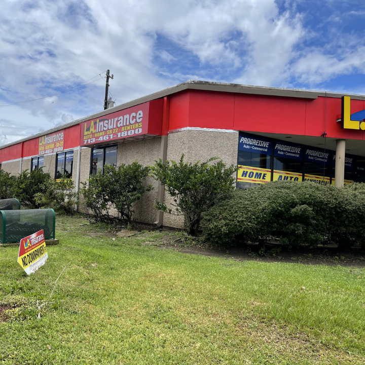 Exterior of the L.A. Insurance Agency located at 4018 Fairmont Pkwy in TX