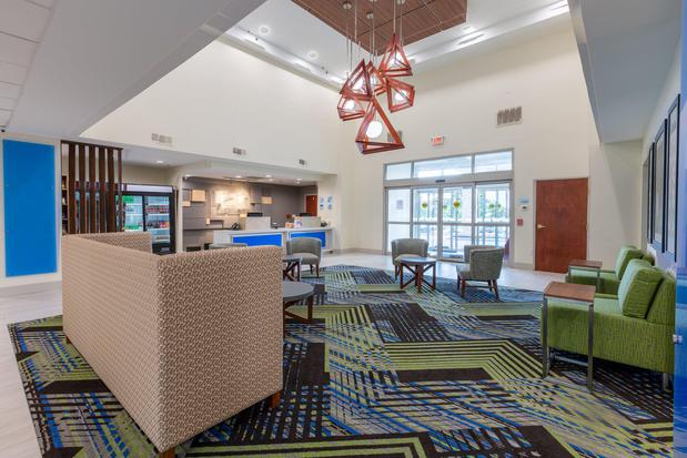 Images Holiday Inn Express & Suites Arlington North – Stadium Area by IHG