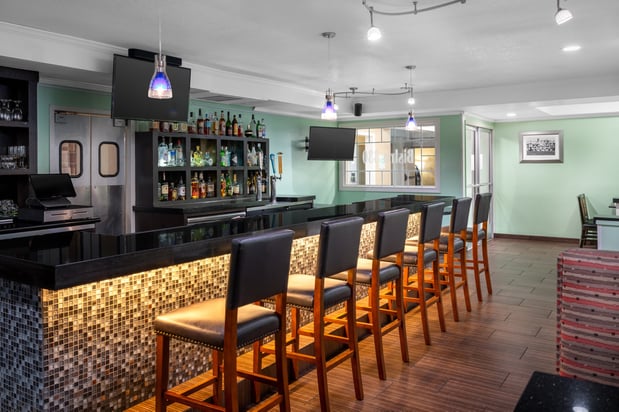 Images Holiday Inn & Suites San Mateo-San Francisco SFO by IHG