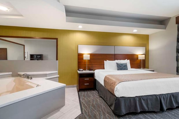 Images Best Western Plus Gardena Inn & Suites