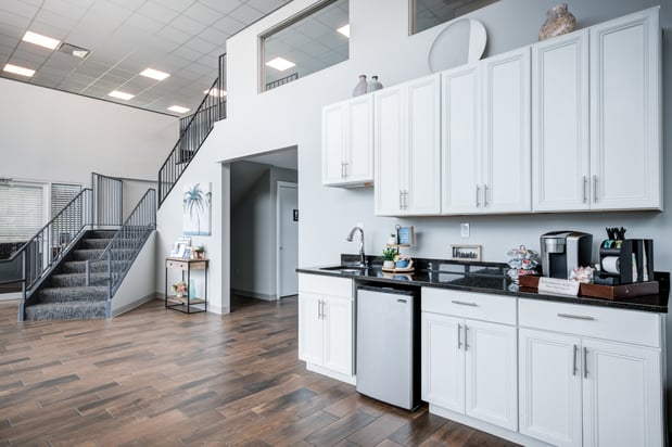 Images Lakeshore Drive Apartment Homes