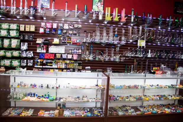 Images Vapes and More