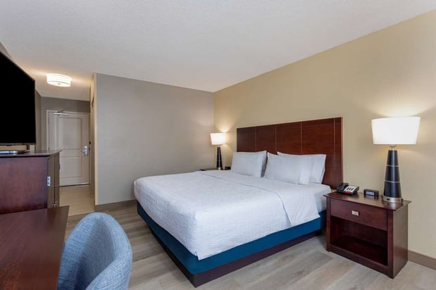 Images Hampton Inn Orlando-International Airport