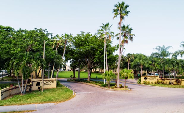 Images Oakwood Townhomes: Lake Worth FL Apartments