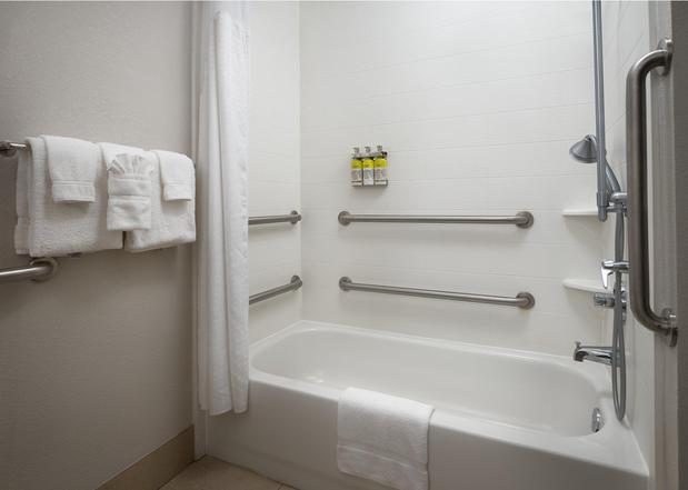 Images Holiday Inn Express & Suites Olive Branch, an IHG Hotel