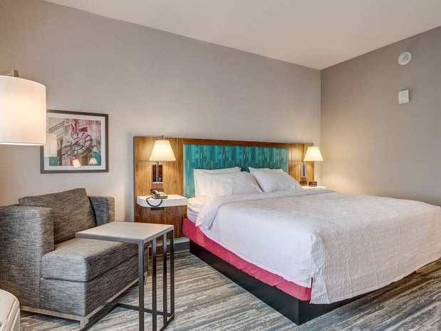 Images Hampton Inn and Suites by Hilton Cincinnati Midtown Rookwood