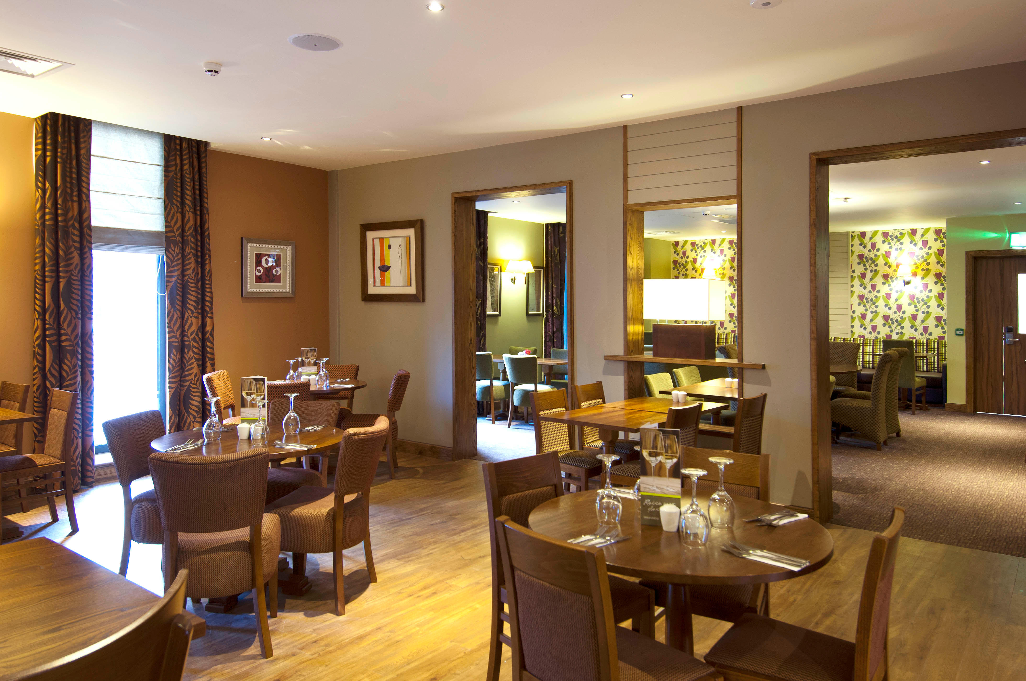 Thyme restaurant Premier Inn Liverpool City Centre (Liverpool One) hotel Liverpool 03333 219282