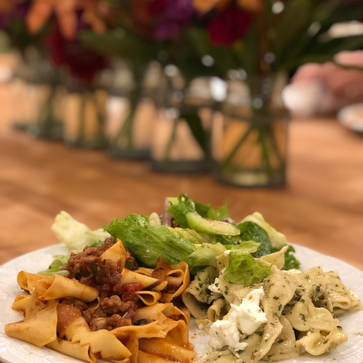 Lotsa Pasta: A Homemade Pasta Party!
Location: Chef Darin's Kitchen Table ????
Date: May 28, 2027 ????
Time: 2:00pm - 5:30Pm⏰
Roll up your sleeves and get ready for a pasta party like no other! In this interactive, hands-on class, you’ll discover just how easy—and fun—it is to make fresh pasta from scratch. We’ll knead, roll, and shape two pasta favorites while exploring what makes fresh and dried pasta so different (and when to use each). Then, we’ll bring it all together with rich, flavor-packed sauces that will make you say “mangia!”
On the menu:
Fresh Egg Pasta Dough
Pappardelle with Sausage & Caramelized Onion Ragu
Farfalle with Walnut Pesto, Lemon & Goat Cheese
Grape Picker’s Salad
Olive Oil Gelato
Website: https://app.getoccasion.com/p/n/q83zQlQx/v5