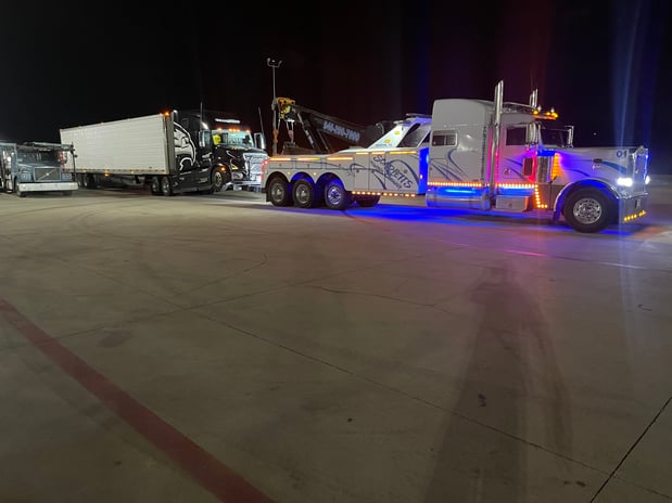 Images Scarletts towing & recovery