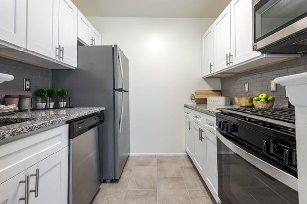 Images Hillcrest Village Apartment Homes