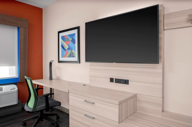 Images Holiday Inn Express & Suites Wilmington West - Medical Park by IHG