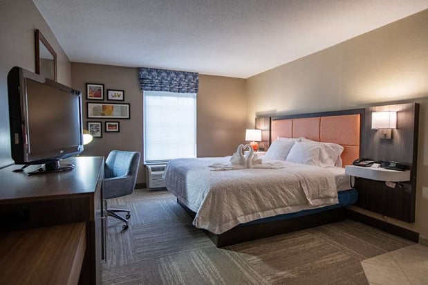 Images Hampton Inn Hadley-Amherst Area