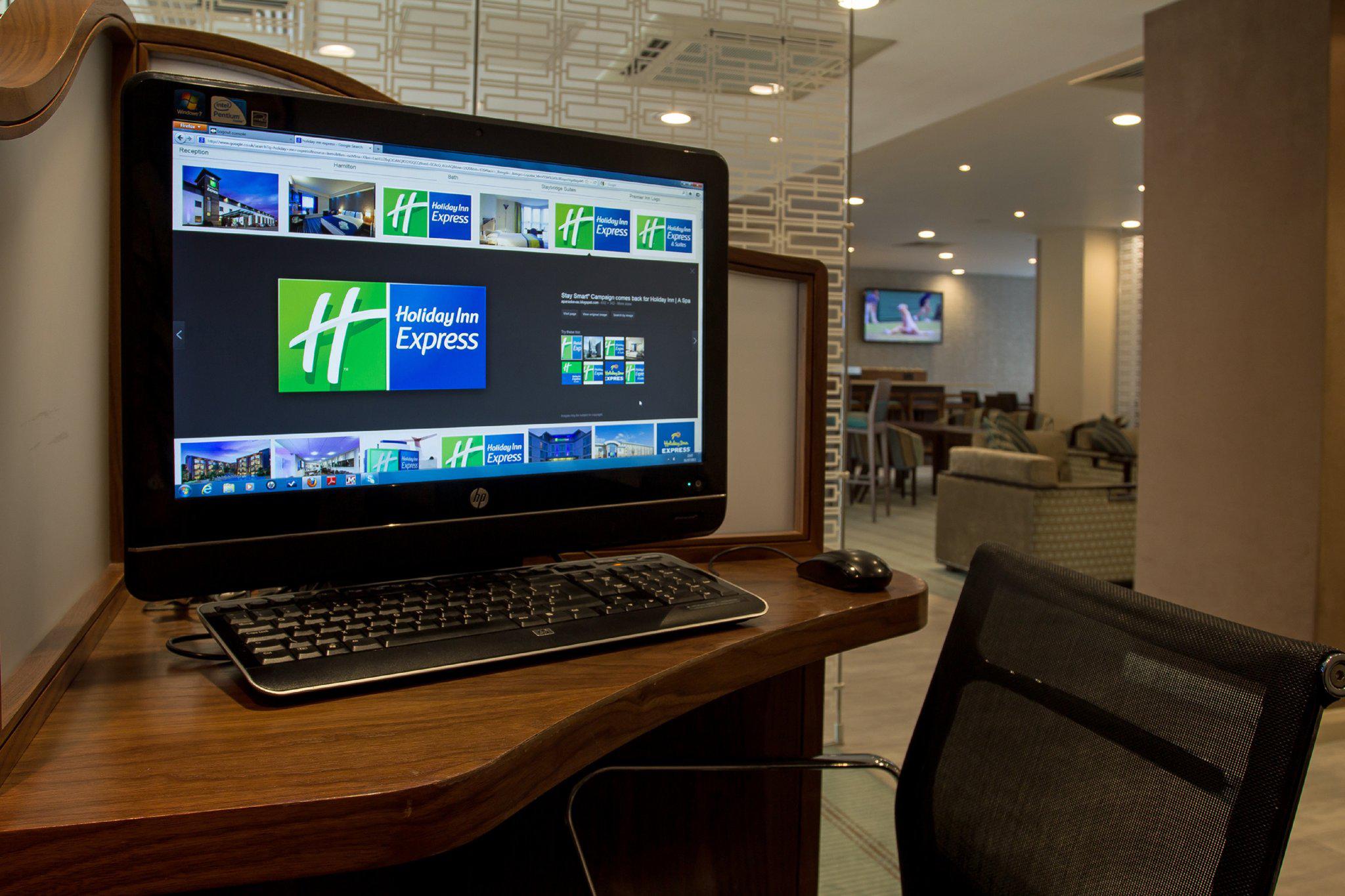 Holiday Inn Express London - Earl's Court, an IHG Hotel London 020 7384 5151