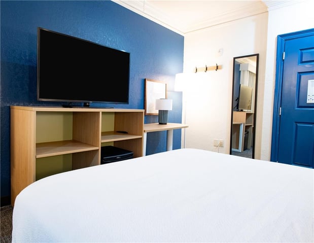 Images Spark by Hilton Lafayette South