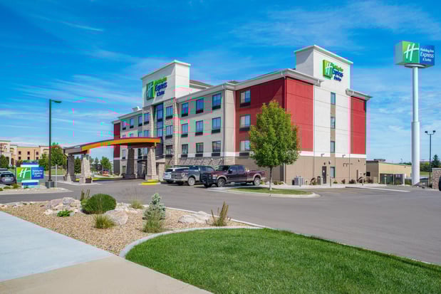 Images Holiday Inn Express & Suites Bismarck by IHG