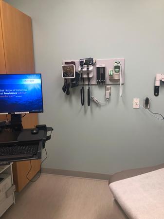 Images Providence ExpressCare - Newberg Urgent Care