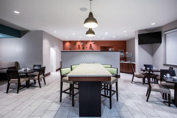 Images Holiday Inn Gulfport-Airport by IHG