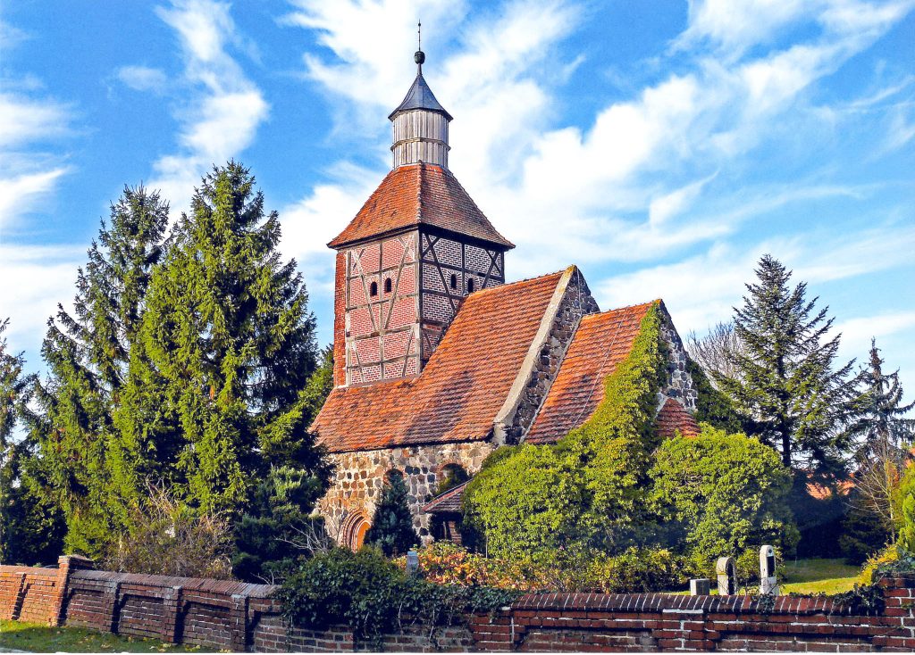 Kirche Spaatz - Ev. Kirchengemeinde Hohennauen, Spaatzer Hauptstraße 15 in Havelaue