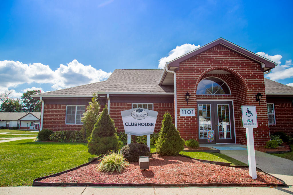 Shady Oak Village - Senior Living Apartments Photo