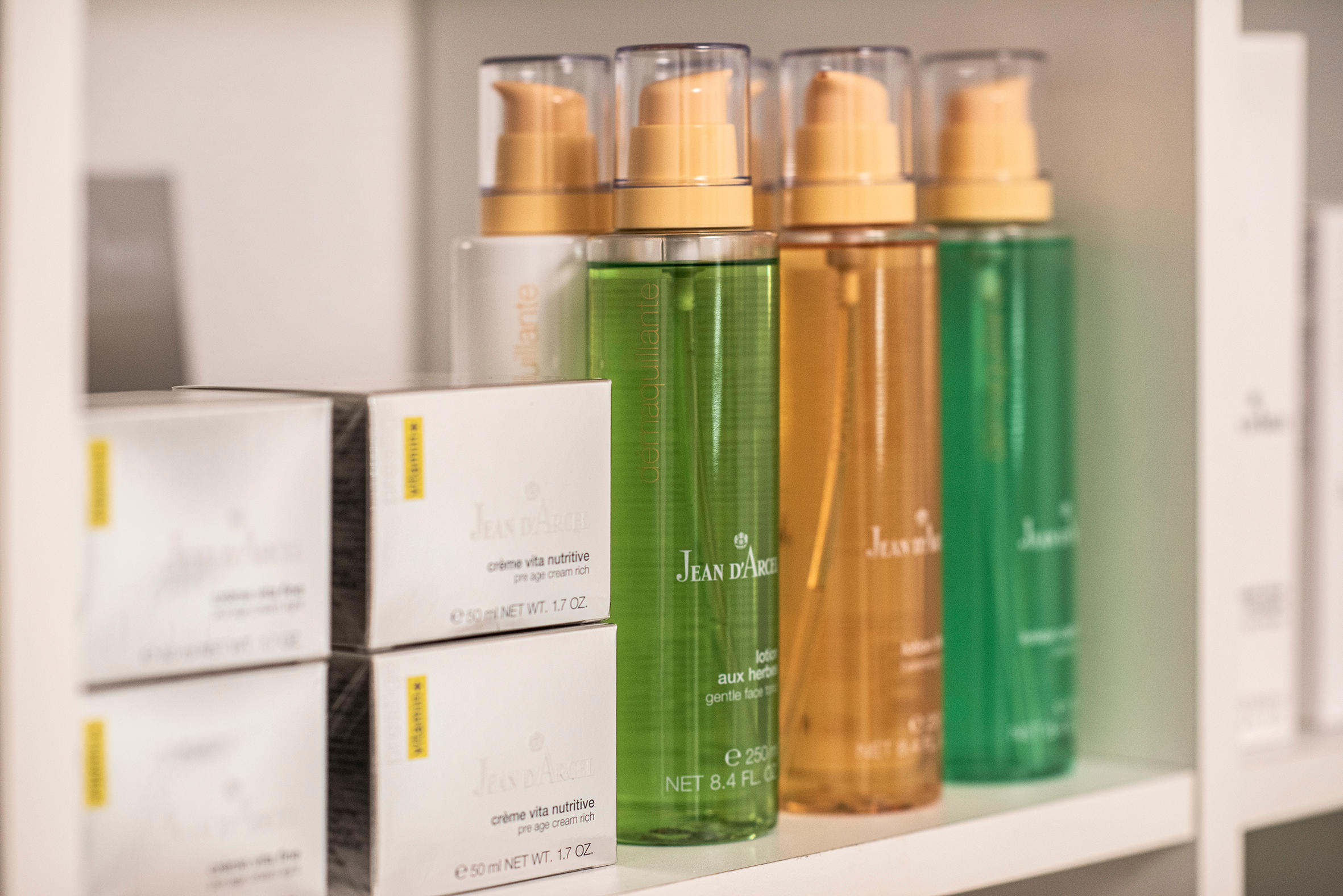 Bilder Embellida cosmetica classica