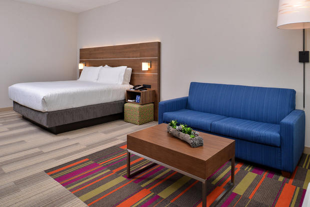 Images Holiday Inn Express & Suites West Melbourne, an IHG Hotel