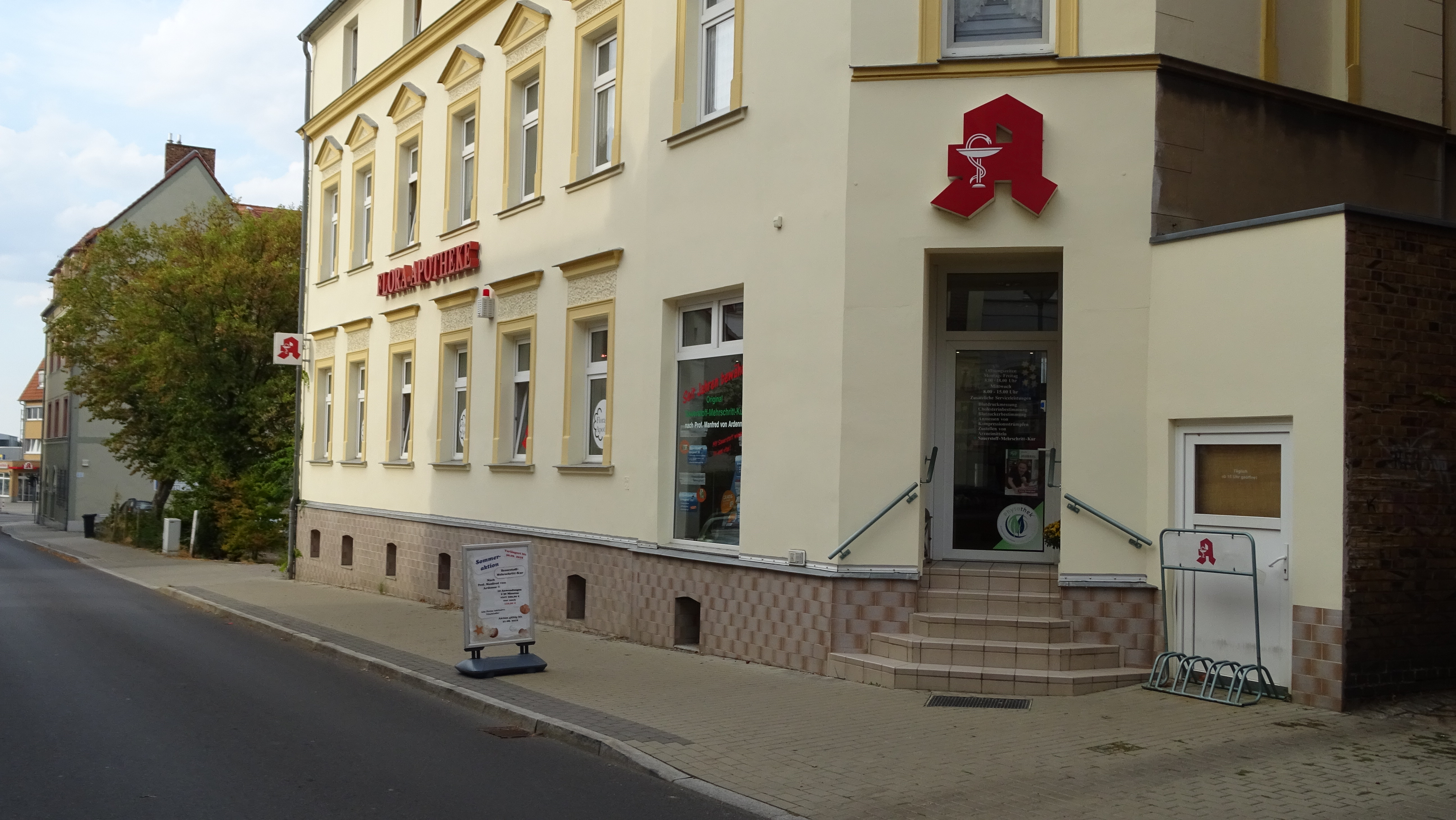 Flora Apotheke, Puschkinstraße 3 in Weißwasser