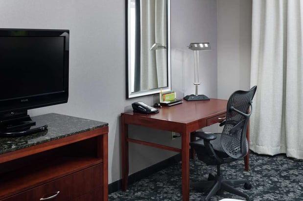 Images Hilton Garden Inn Lake Forest Mettawa