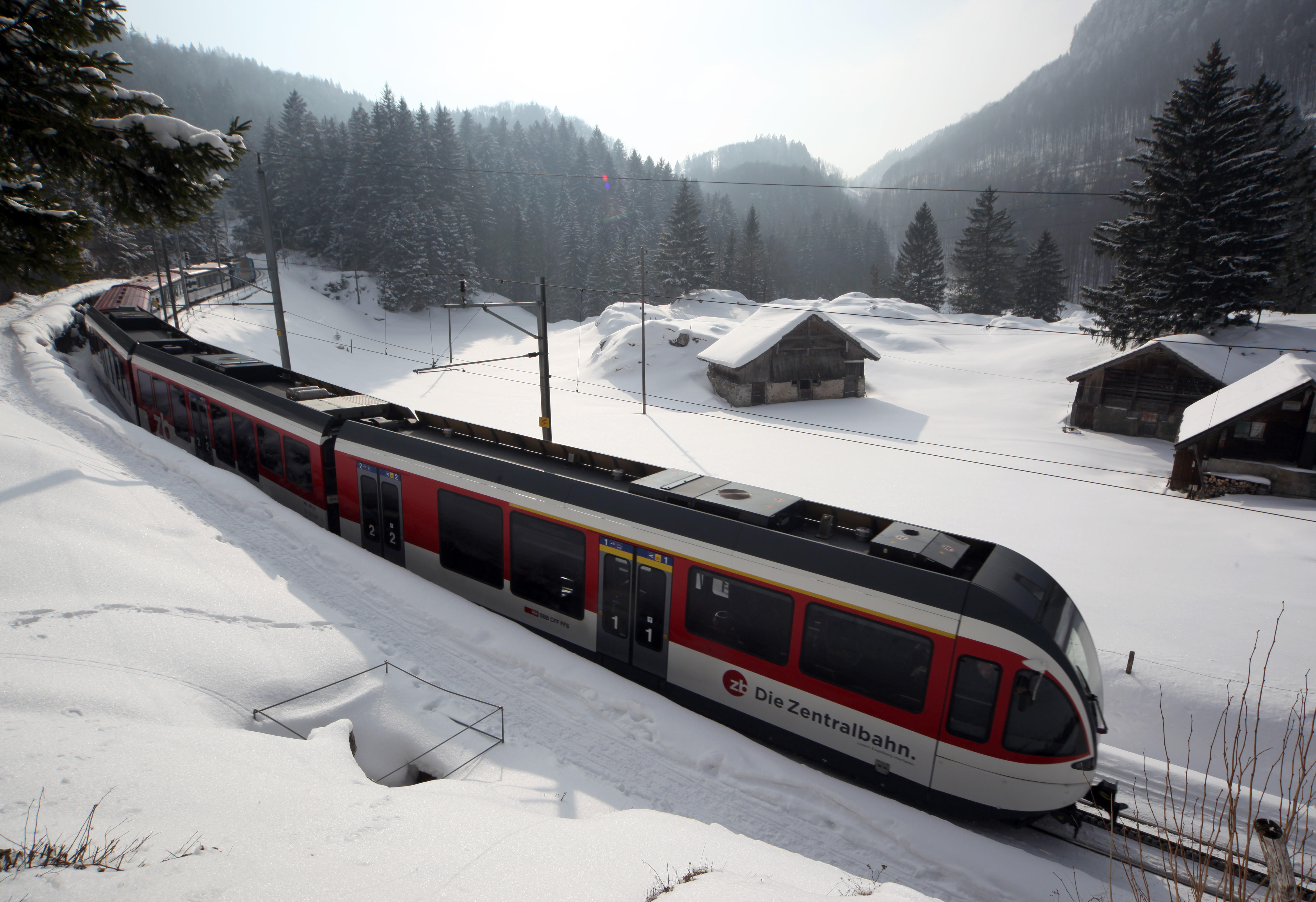 zb Zentralbahn AG – Reisezentrum Meiringen, Bahnhofplatz 12 in Meiringen