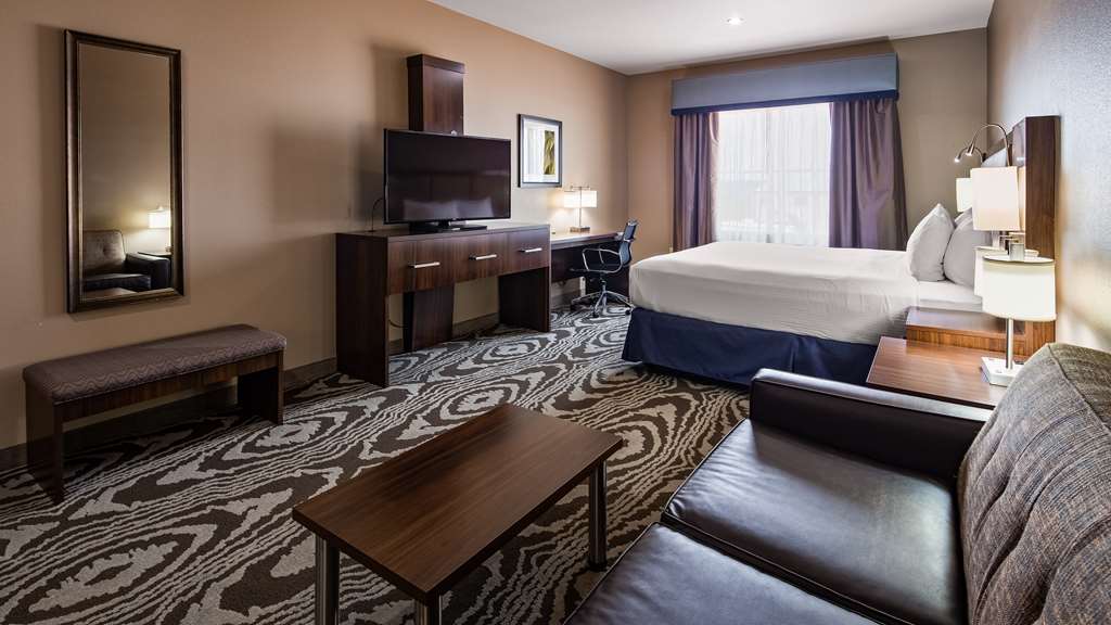 Suite King Bed Guestroom Best Western Plus Williston Hotel & Suites Williston (701)572-8800
