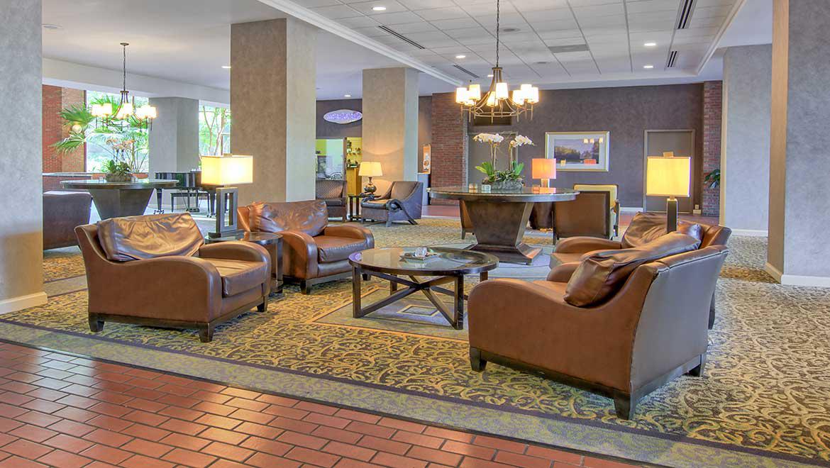 Lobby seating - Omni Charlottesville Hotel