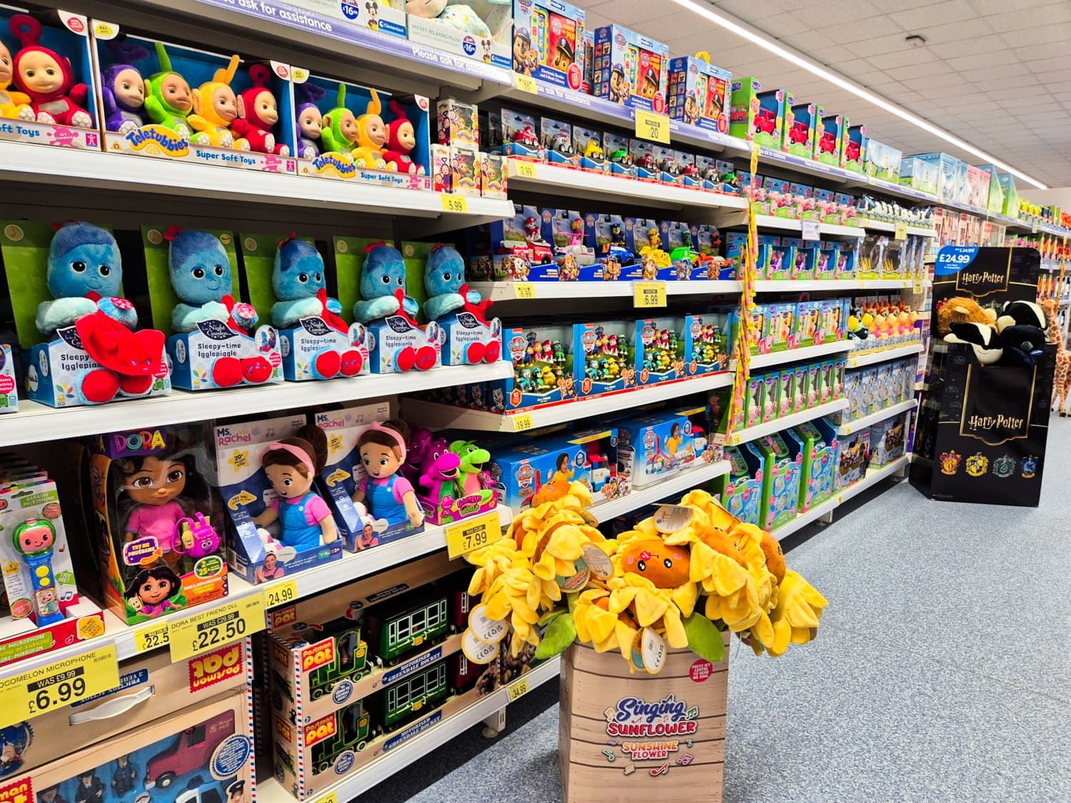 Images B&M Home Store with Garden Centre