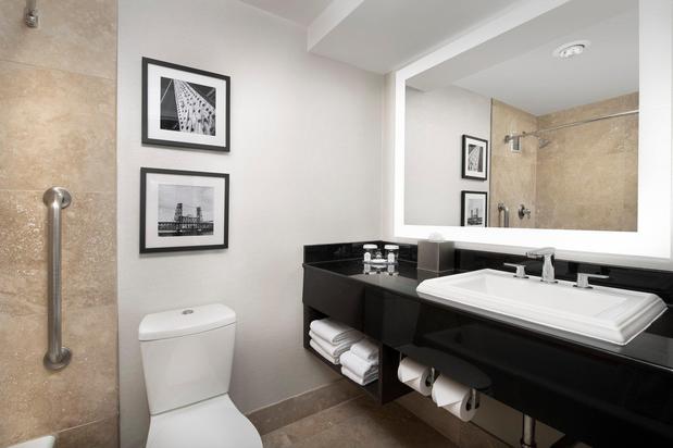 Images Crowne Plaza Portland-Downtown Conv Ctr by IHG