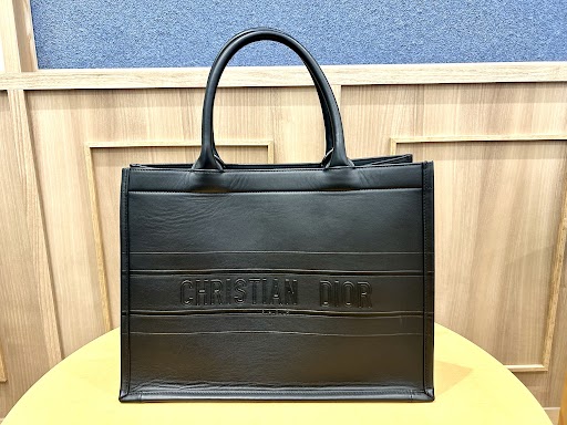 Images KOMEHYO（コメ兵）買取センタークリスタ長堀