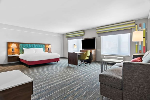 Images Hampton Inn & Suites  Chicago Medical District UIC