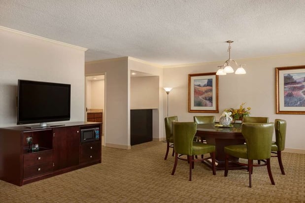 Images Hilton Fort Wayne at the Grand Wayne Convention Center