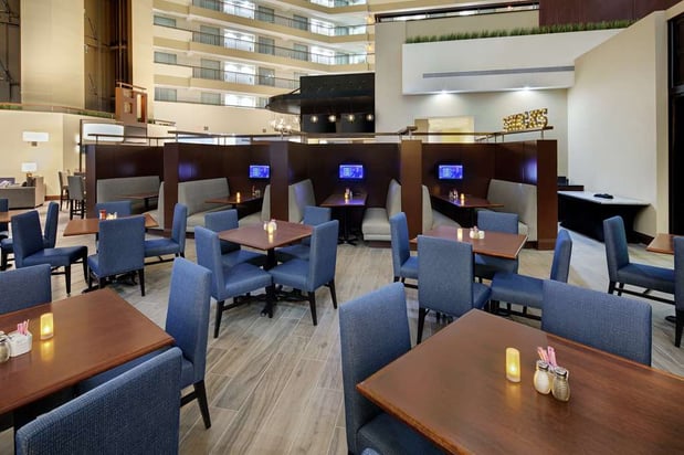Images Embassy Suites by Hilton Detroit Troy Auburn Hills
