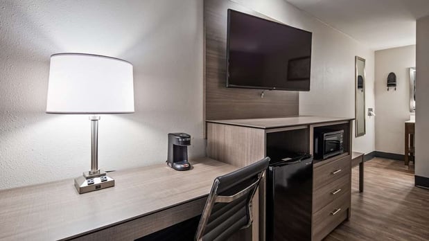 Images SureStay by Best Western Findlay