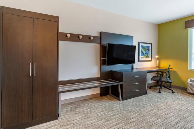 Images Holiday Inn Express & Suites Phoenix Dwtn - State Capitol by IHG