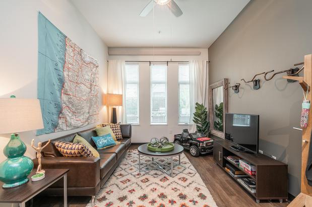 Images Arena District Apartments