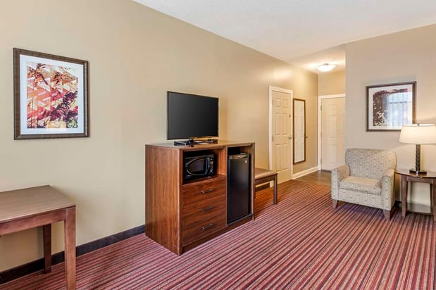 Images Best Western Plus Dutch Haus Inn and Suites