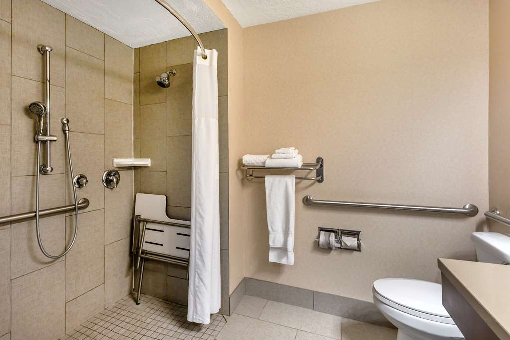 Guest Bathroom 