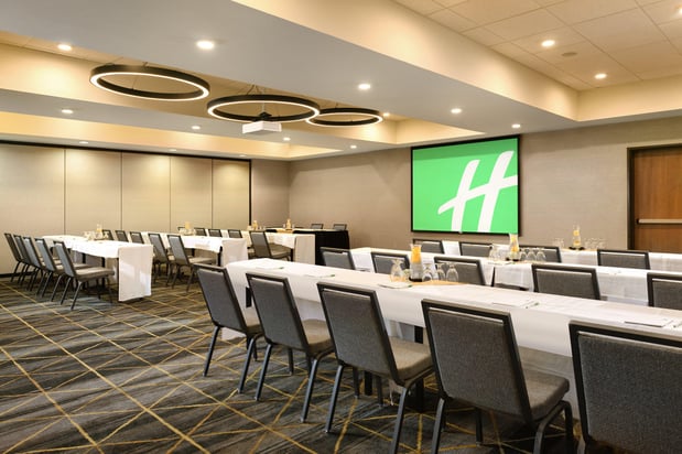 Images Holiday Inn & Suites Oakland - Airport by IHG