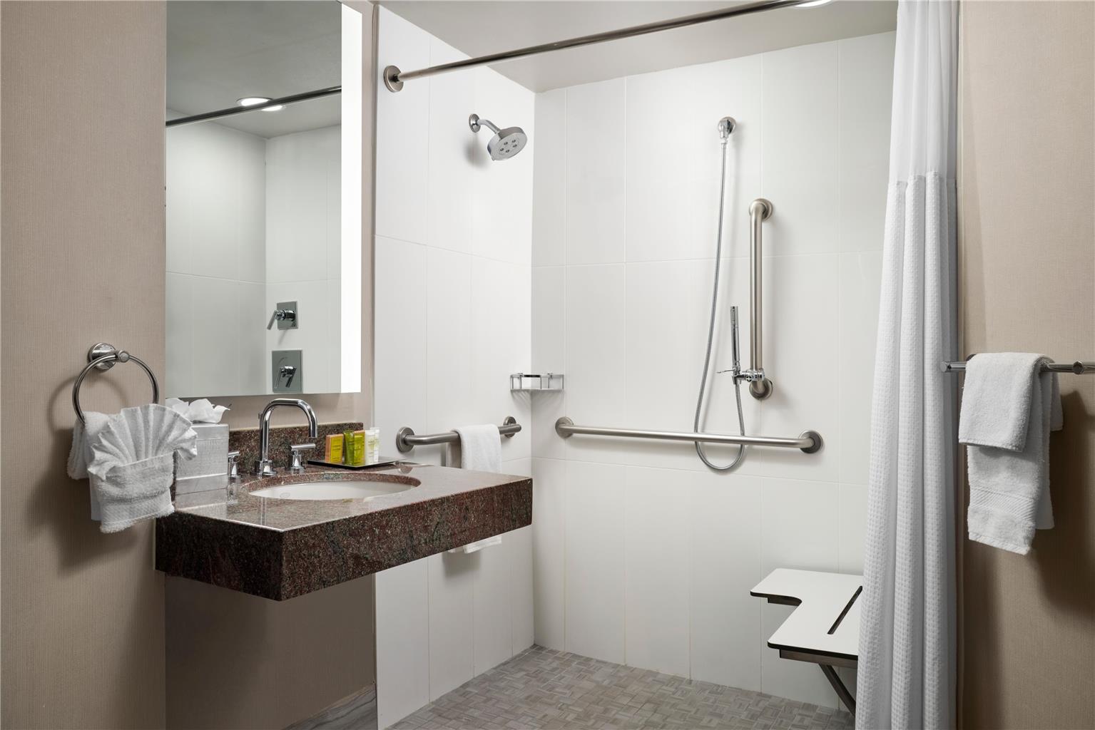 Guest room bath