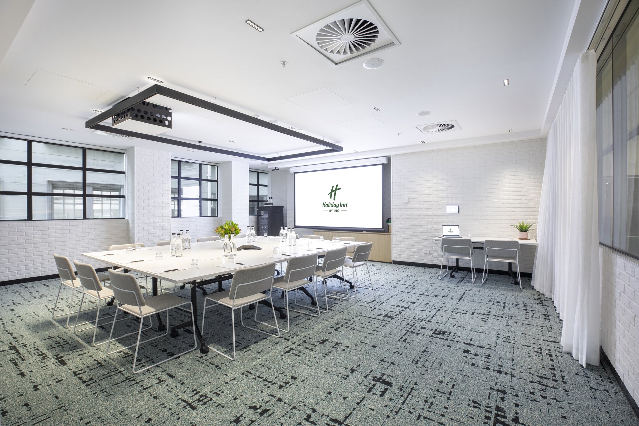 Images Holiday Inn Melbourne Bourke Street Mall by IHG