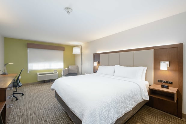 Images Holiday Inn Express & Suites Carlsbad by IHG