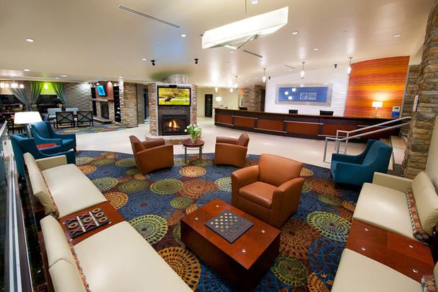 Images Holiday Inn Express & Suites Pittsburgh West - Green Tree, an IHG Hotel