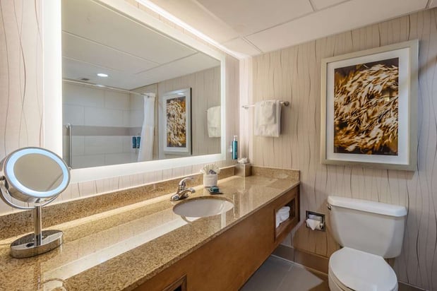 Images DoubleTree by Hilton Hotel Lawrence