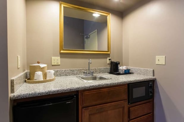 Images Hampton Inn Hadley-Amherst Area